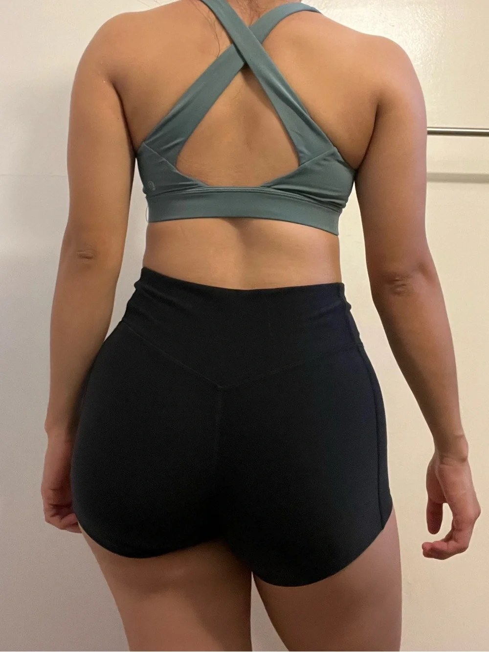 AG26 Lululemon Top